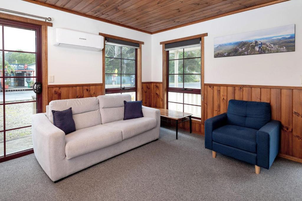Big4 Strahan Holiday Retreat Luaran gambar