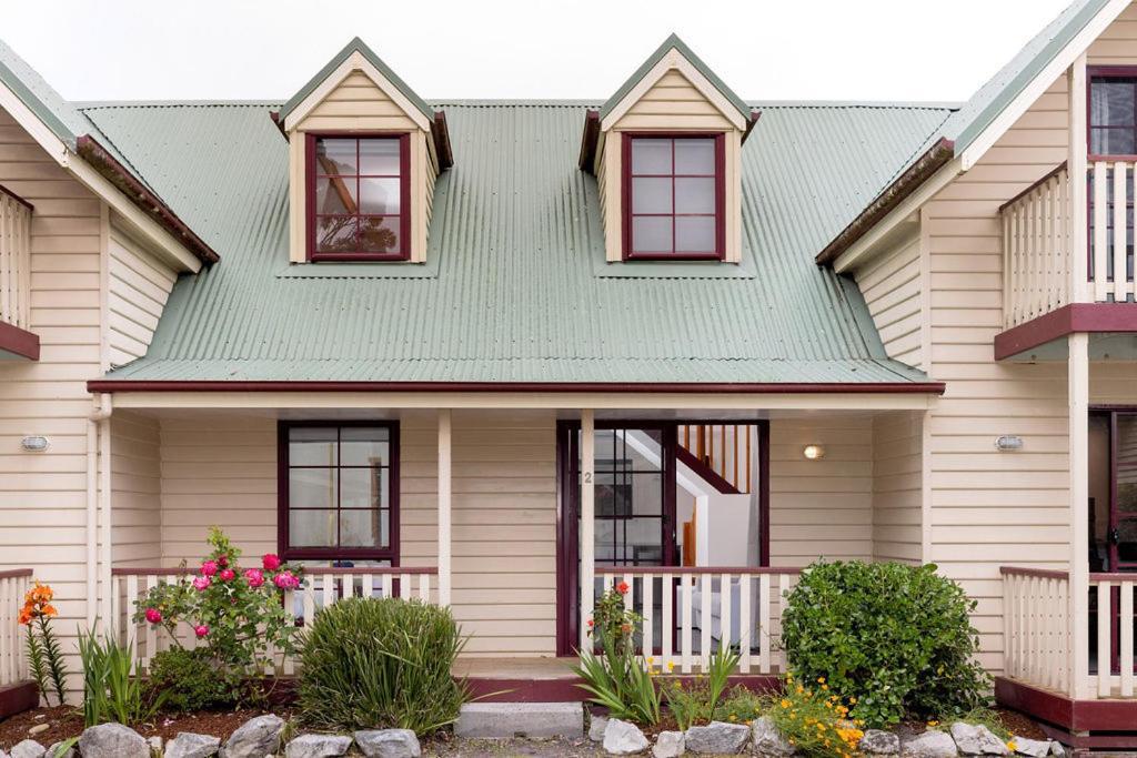 Big4 Strahan Holiday Retreat Luaran gambar