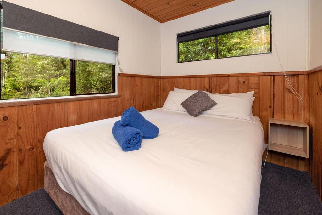 Big4 Strahan Holiday Retreat Luaran gambar